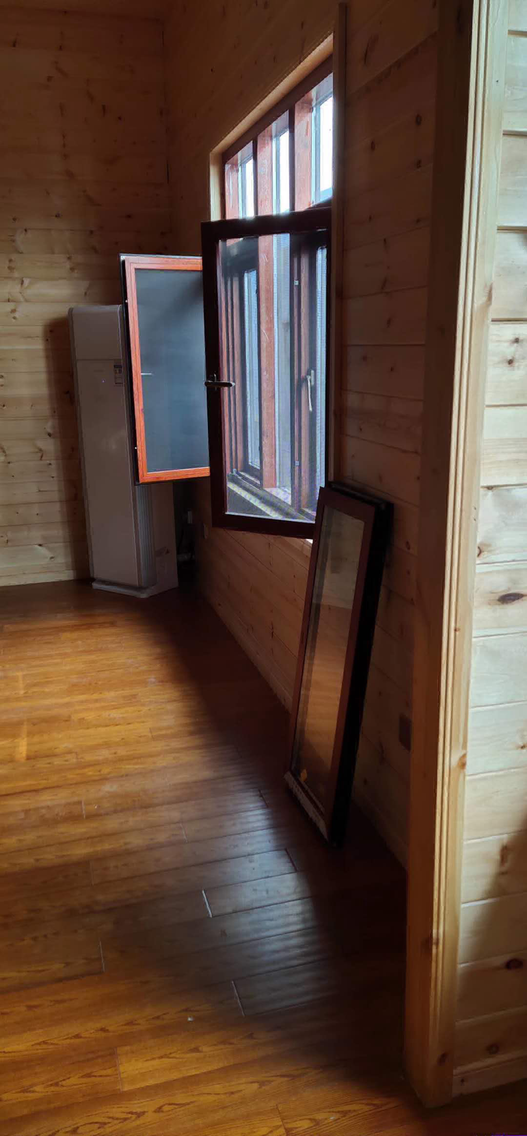 木屋內(nèi)景圖